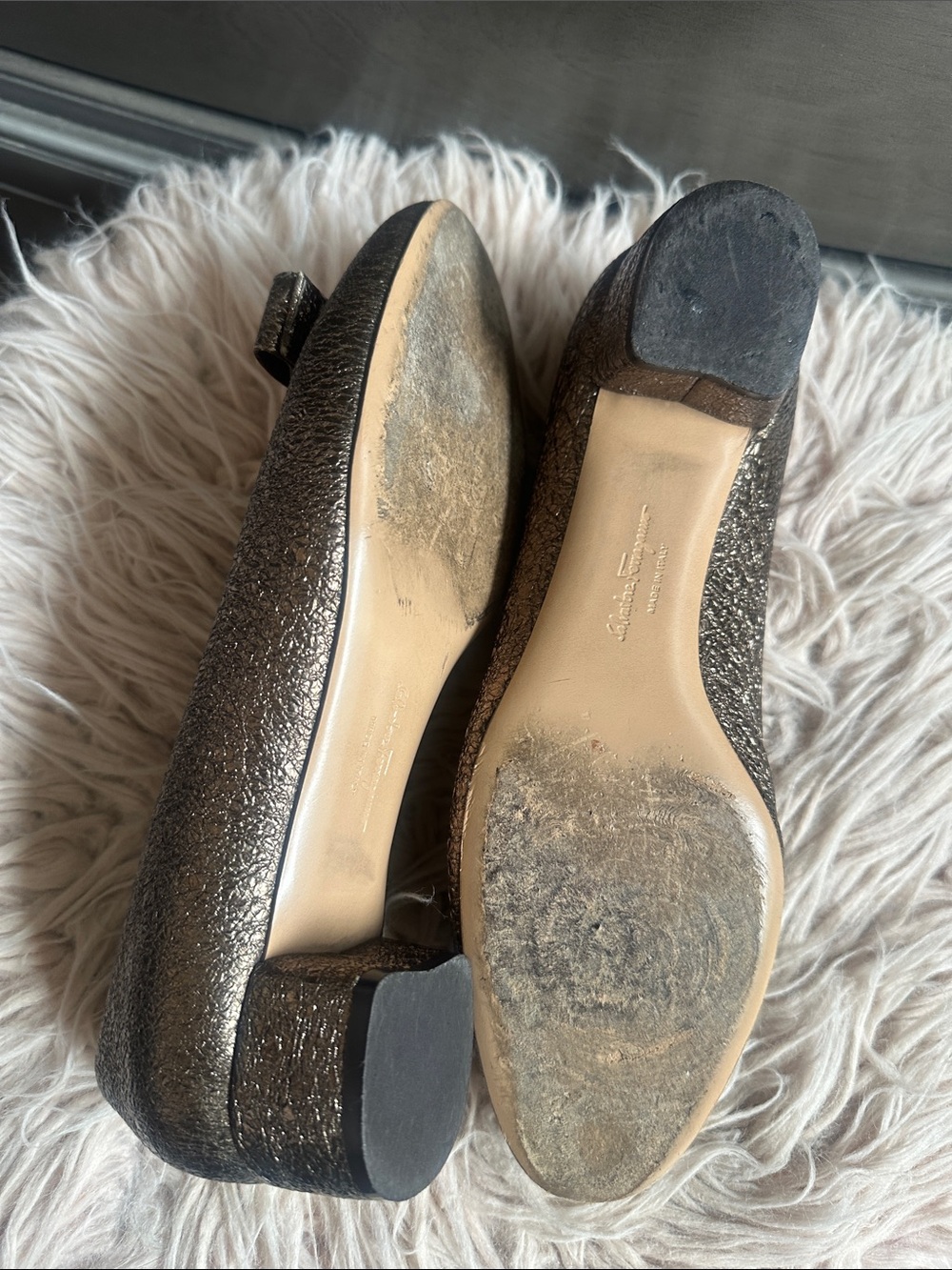 Salvatore Ferragamo Metallic Vara Bow Flats - Picture 4 of 7
